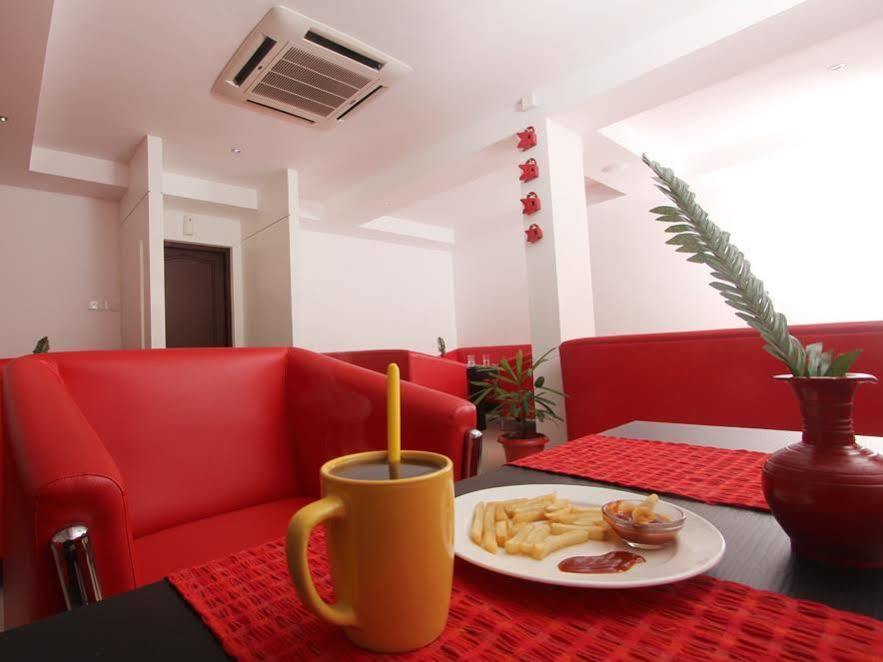 Aquarock Hotel Kazhakuttam Екстериор снимка